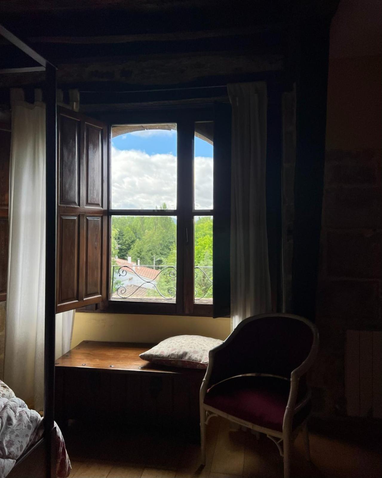 Palacio De Los Alvarado En Las Merindades El Ribero Buitenkant foto