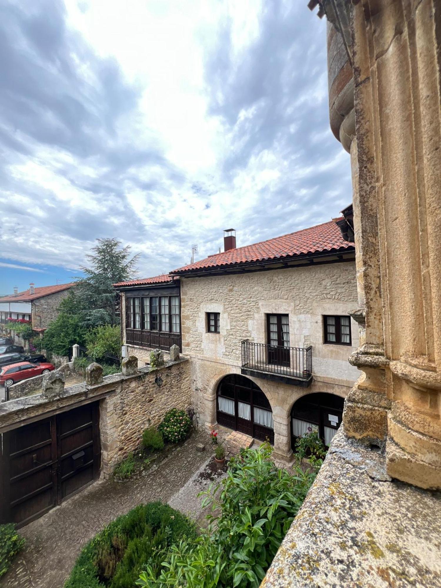 Palacio De Los Alvarado En Las Merindades El Ribero Buitenkant foto