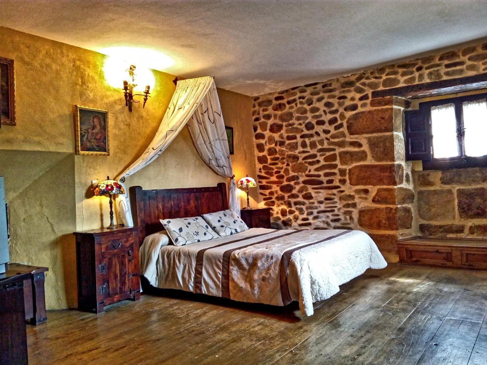 Palacio De Los Alvarado En Las Merindades El Ribero Buitenkant foto